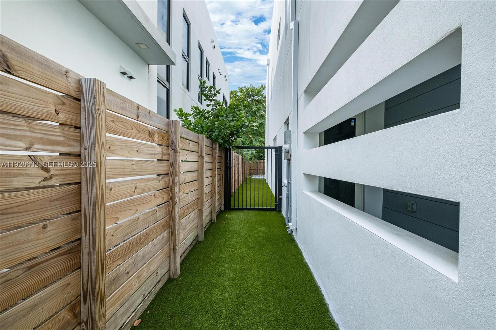 CARTERS ADDN TO C GR - Residential Lease