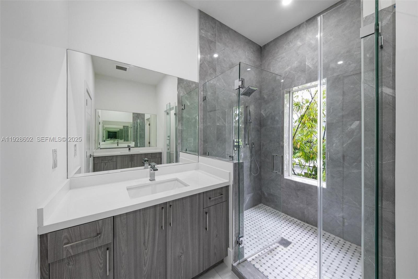 CARTERS ADDN TO C GR - Residential Lease