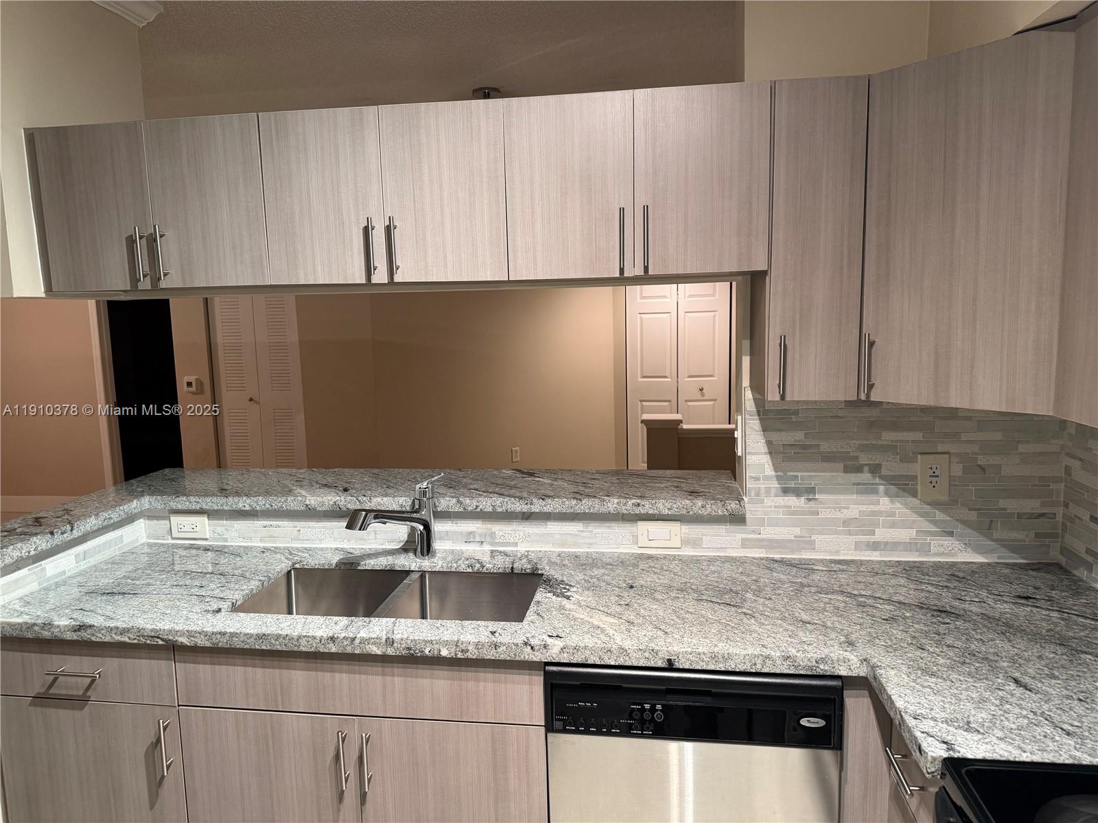 View photos, virtual tours, details... 17150 N Bay Rd 2102