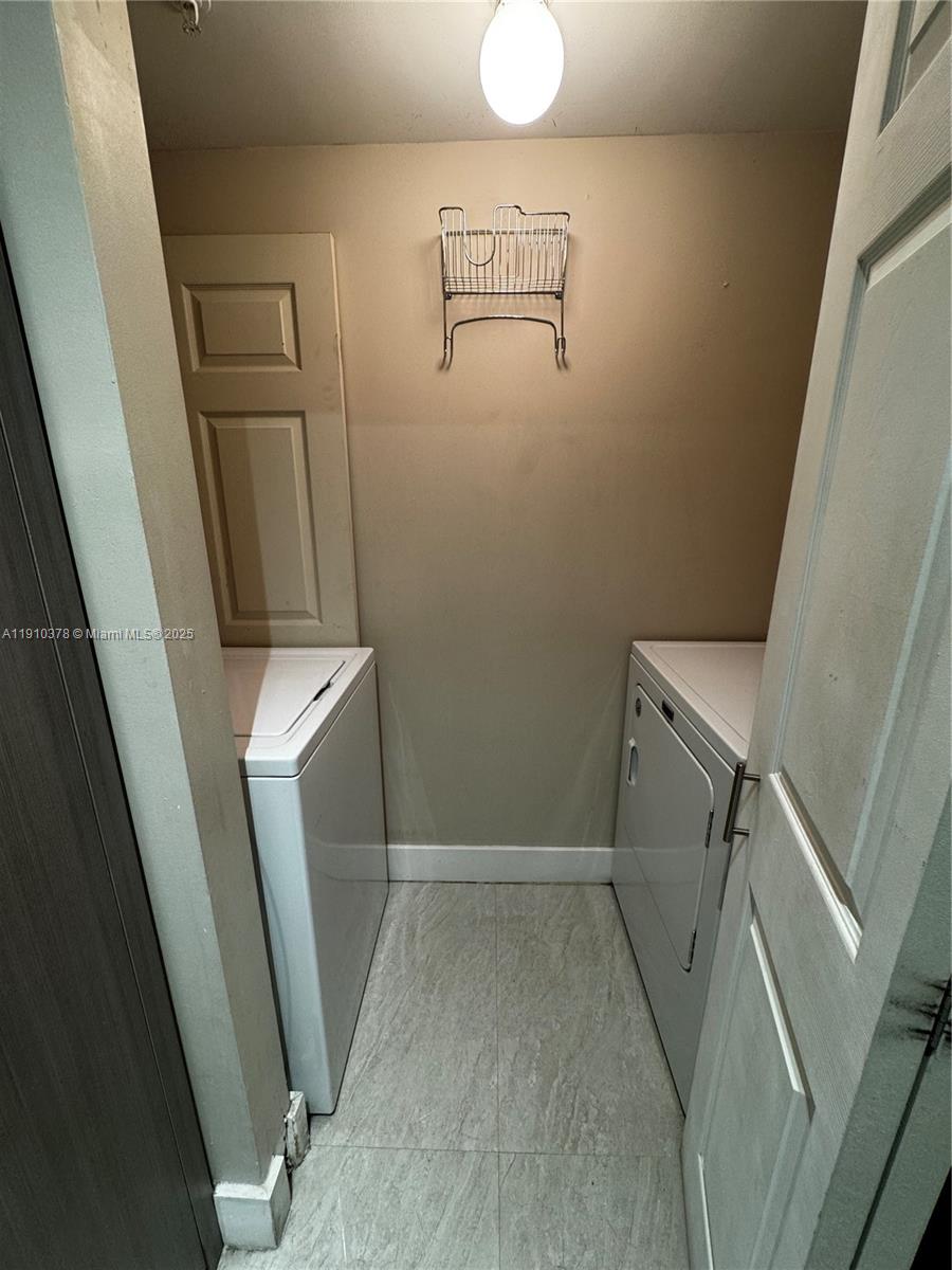 PORTO BELLAGIO CONDO - Residential