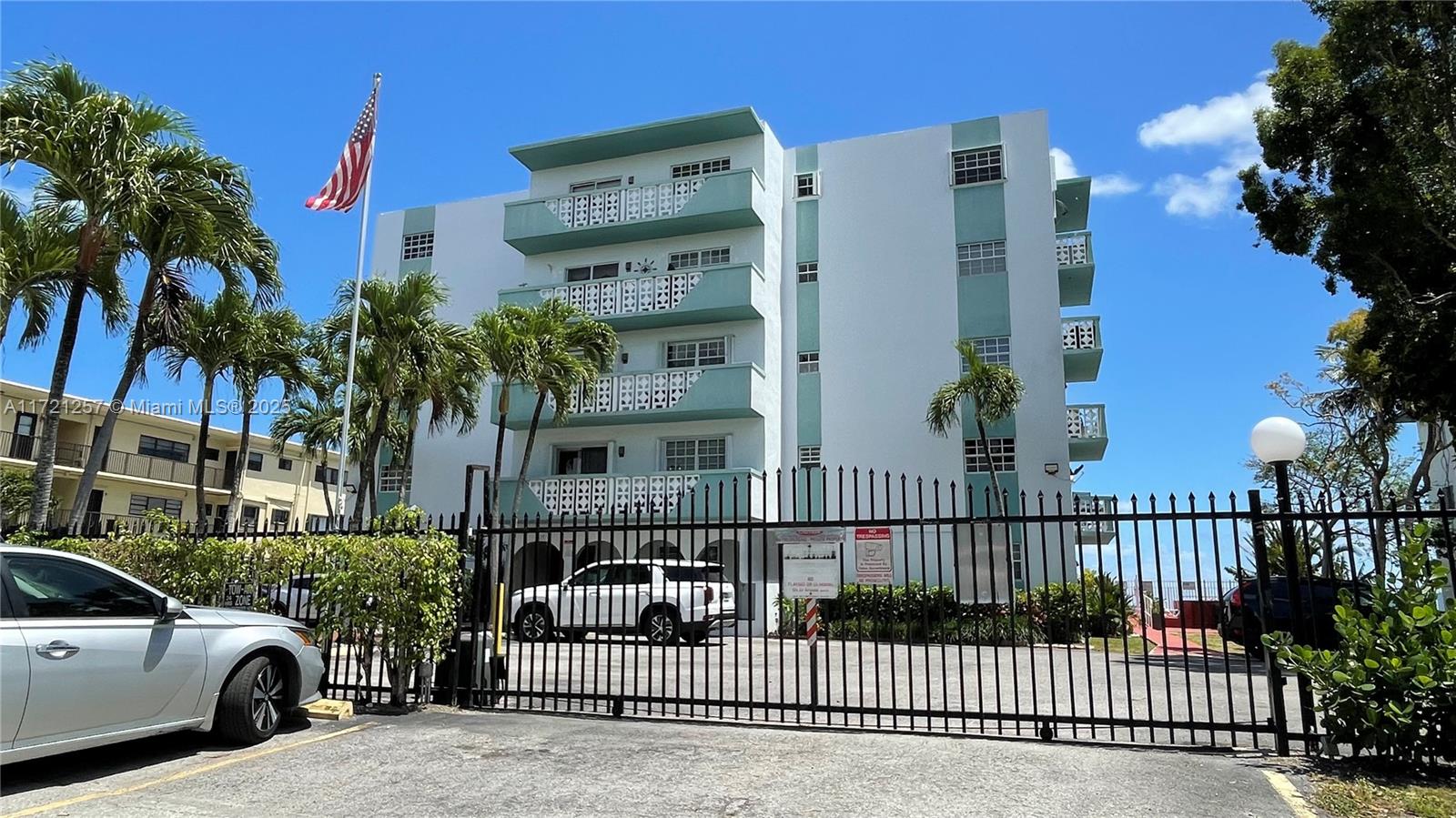 Property for Sale at Address Not Disclosed, Miami, Broward County, Florida - Bedrooms: 1 
Bathrooms: 2  - $230,000