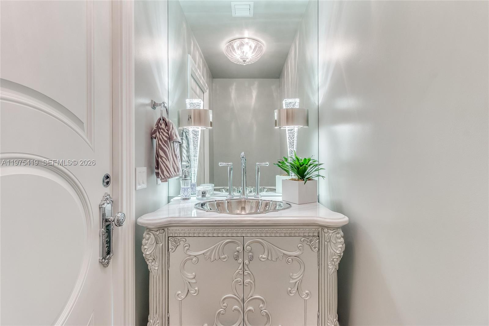 IL VILLAGGIO ON SOUTH BEAC - Residential