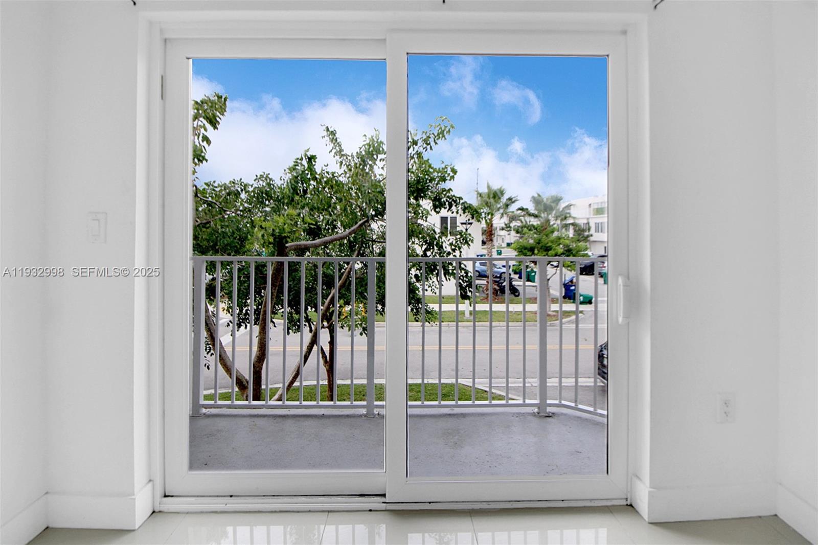 PARADISE ONE - Residential Lease