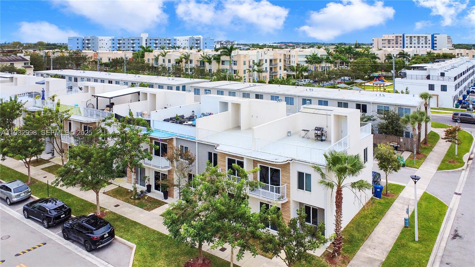 PARADISE ONE - Residential Lease