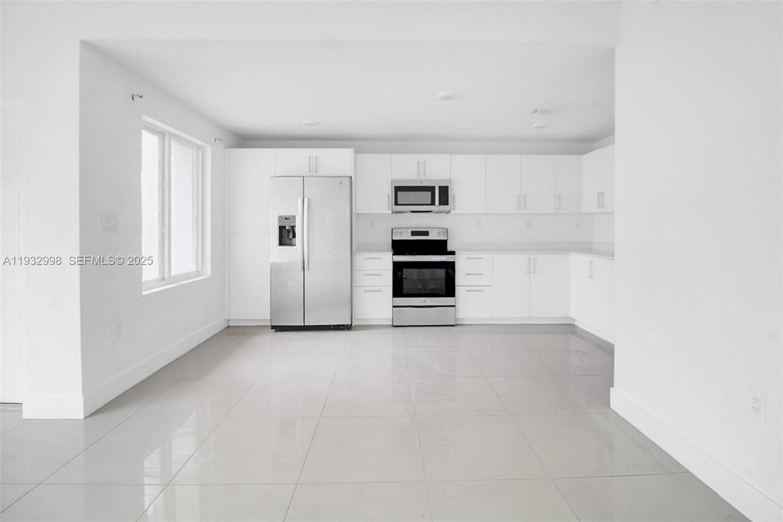 PARADISE ONE - Residential Lease