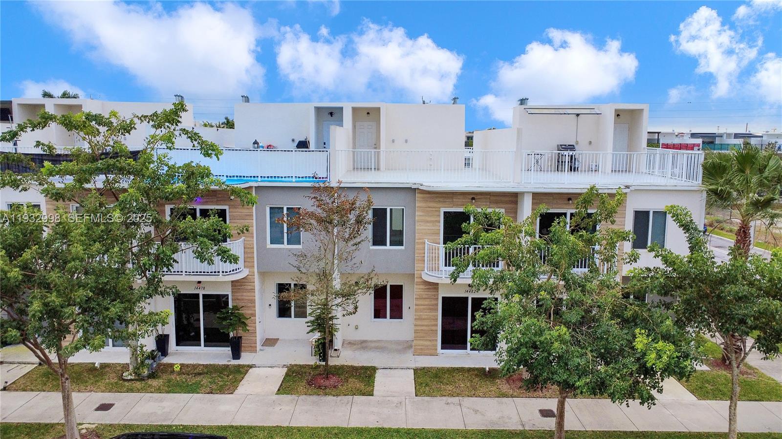 PARADISE ONE - Residential Lease