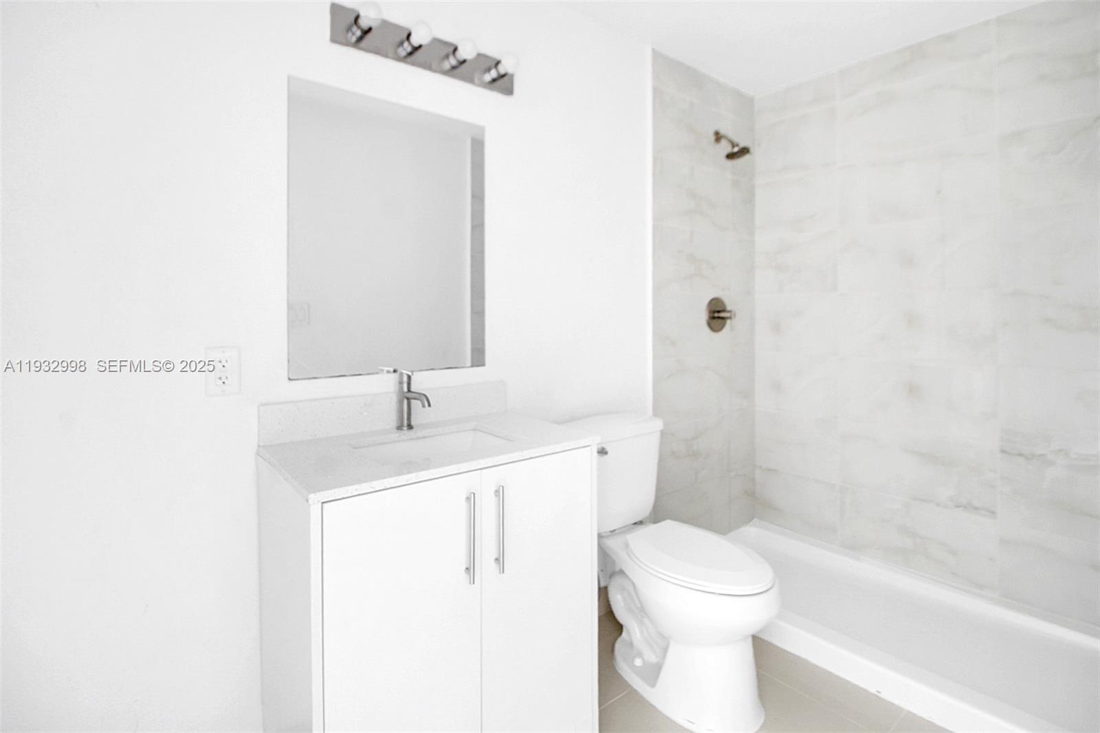 PARADISE ONE - Residential Lease