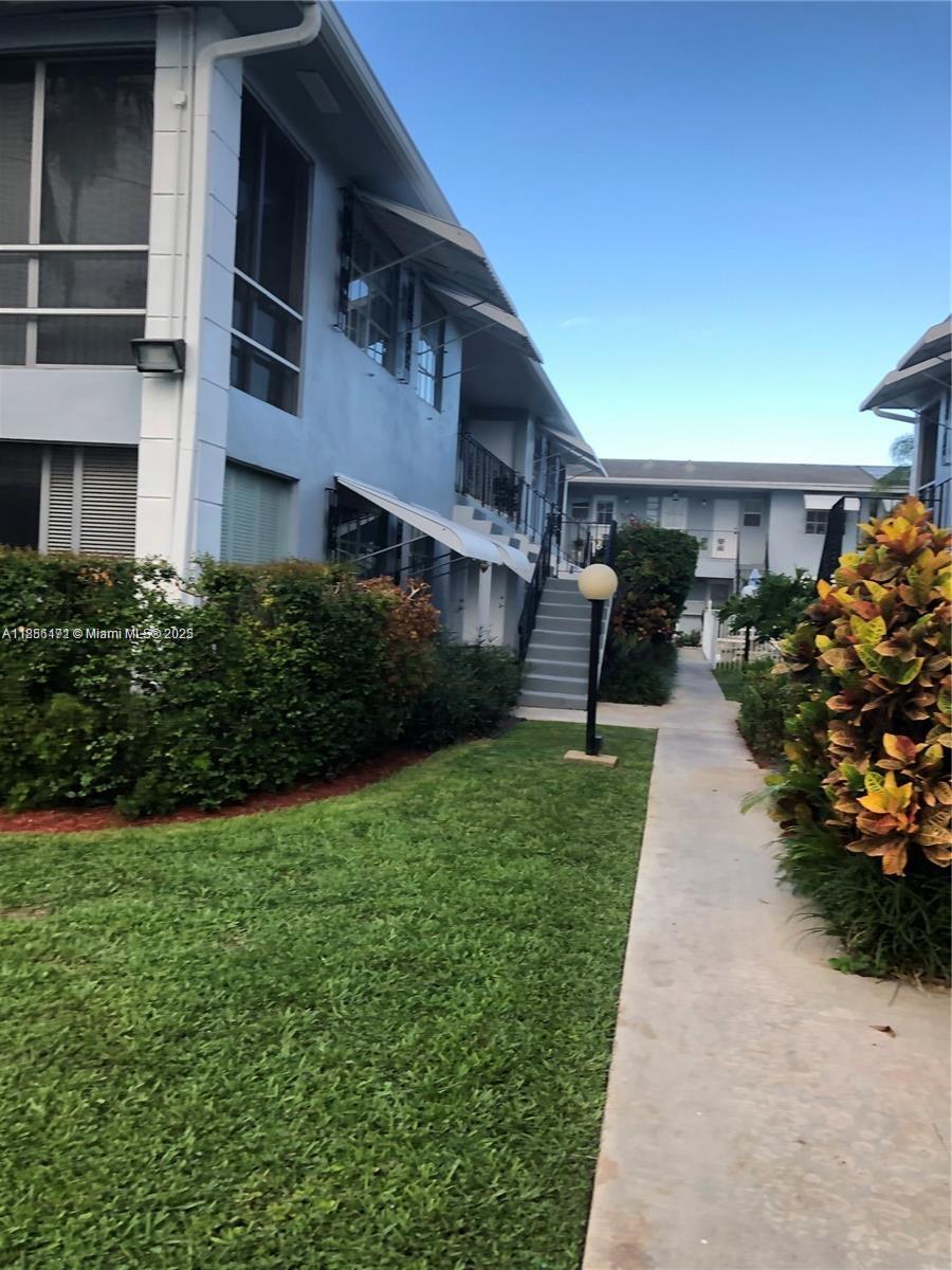 The VILLAS 1 CONDO - Residential