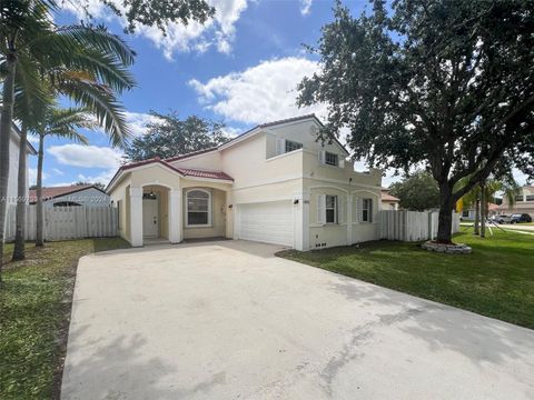 Single Family Residence in Pembroke Pines FL 1965 181st Ter Ter.jpg