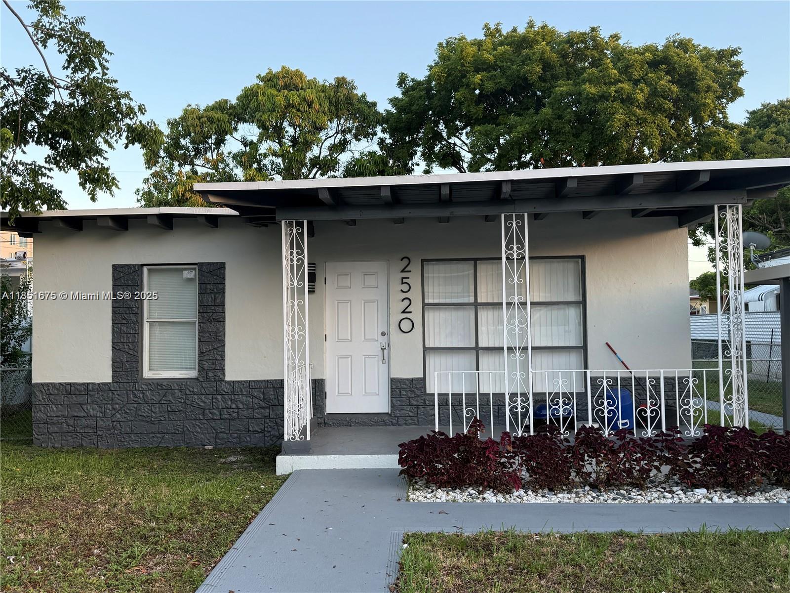 Welcome to a cozy and well-maintained 2-bedroom, 1-bath single-family home located in the heart of Miami. This inviting property offers a clean, functional layout with plenty of natural light, making it the perfect space to call home.Conveniently located near major roadways, public transportation, schools, and shopping, this home offers easy access to everything Miami has to offer.
Now accepting Section 8 ? 2-bedroom vouchers welcome!
?? Don?t miss out on this affordable rental in a prime location.
?? Contact us today to schedule a showing!
