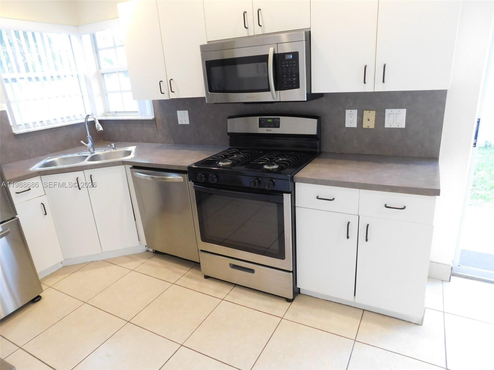 SAWGRASS PLANTATION - Residential Lease