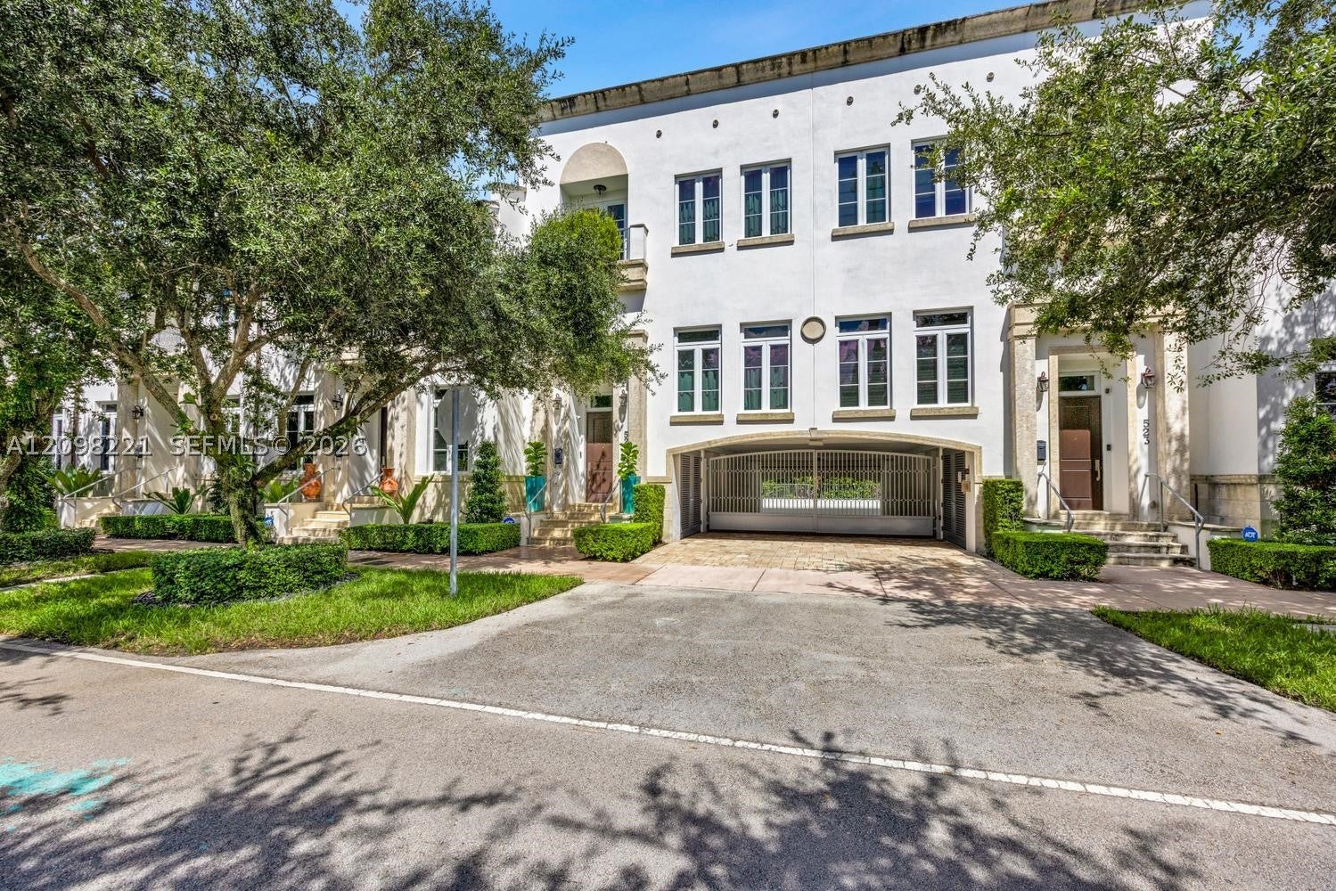 525 Anastasia Ave 525