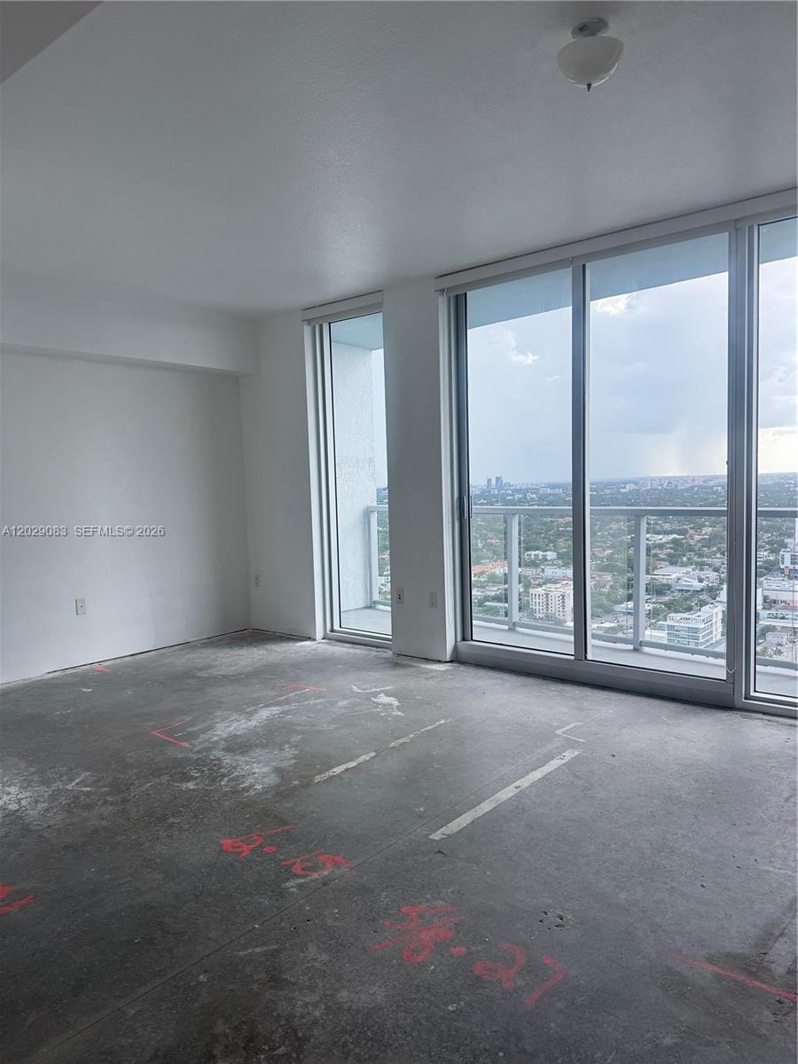 185 SW 7th St 3900 - Image 1