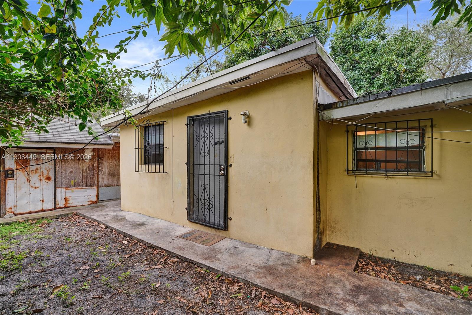 WEST BISCAYNE - Residential Income