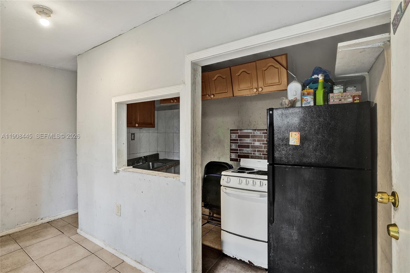 WEST BISCAYNE - Residential Income