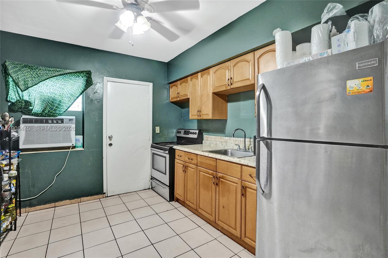 WEST BISCAYNE - Residential Income