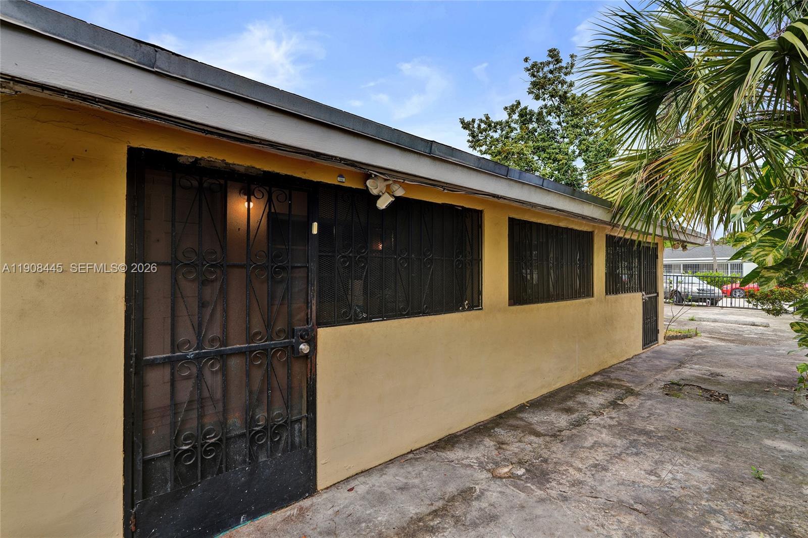 WEST BISCAYNE - Residential Income