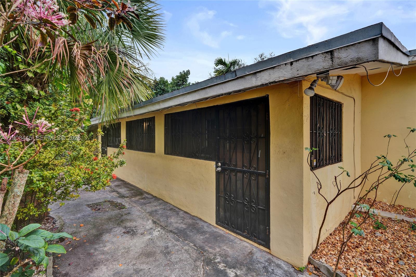 WEST BISCAYNE - Residential Income