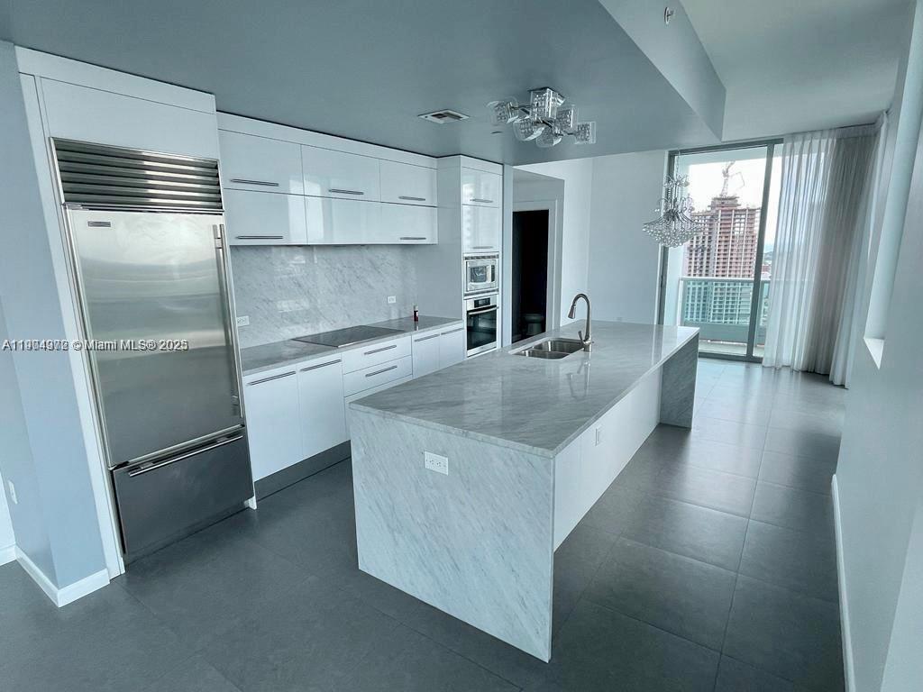 900 BISCAYNE BAY CONDO - Residential Lease