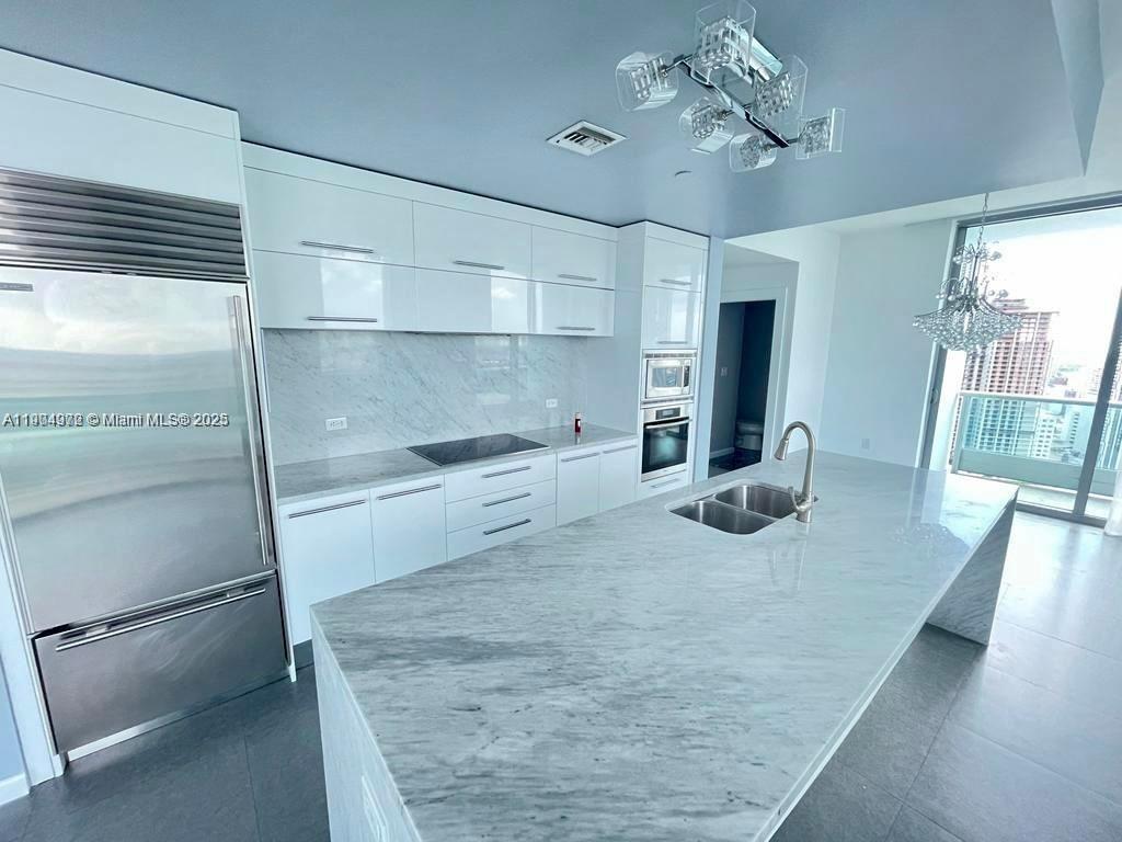 900 BISCAYNE BAY CONDO - Residential Lease