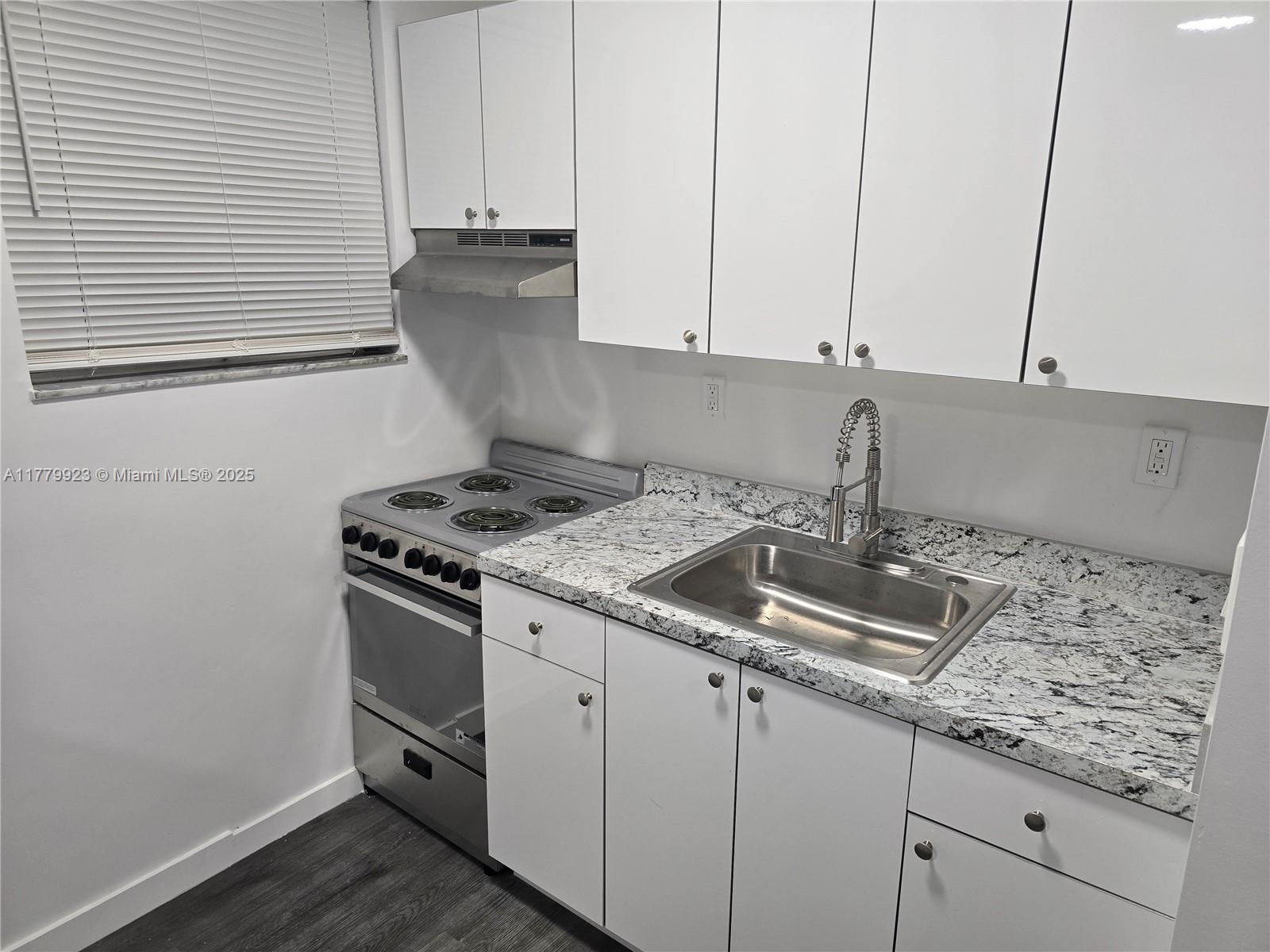 HOLLYWOOD PARK - Residential Income