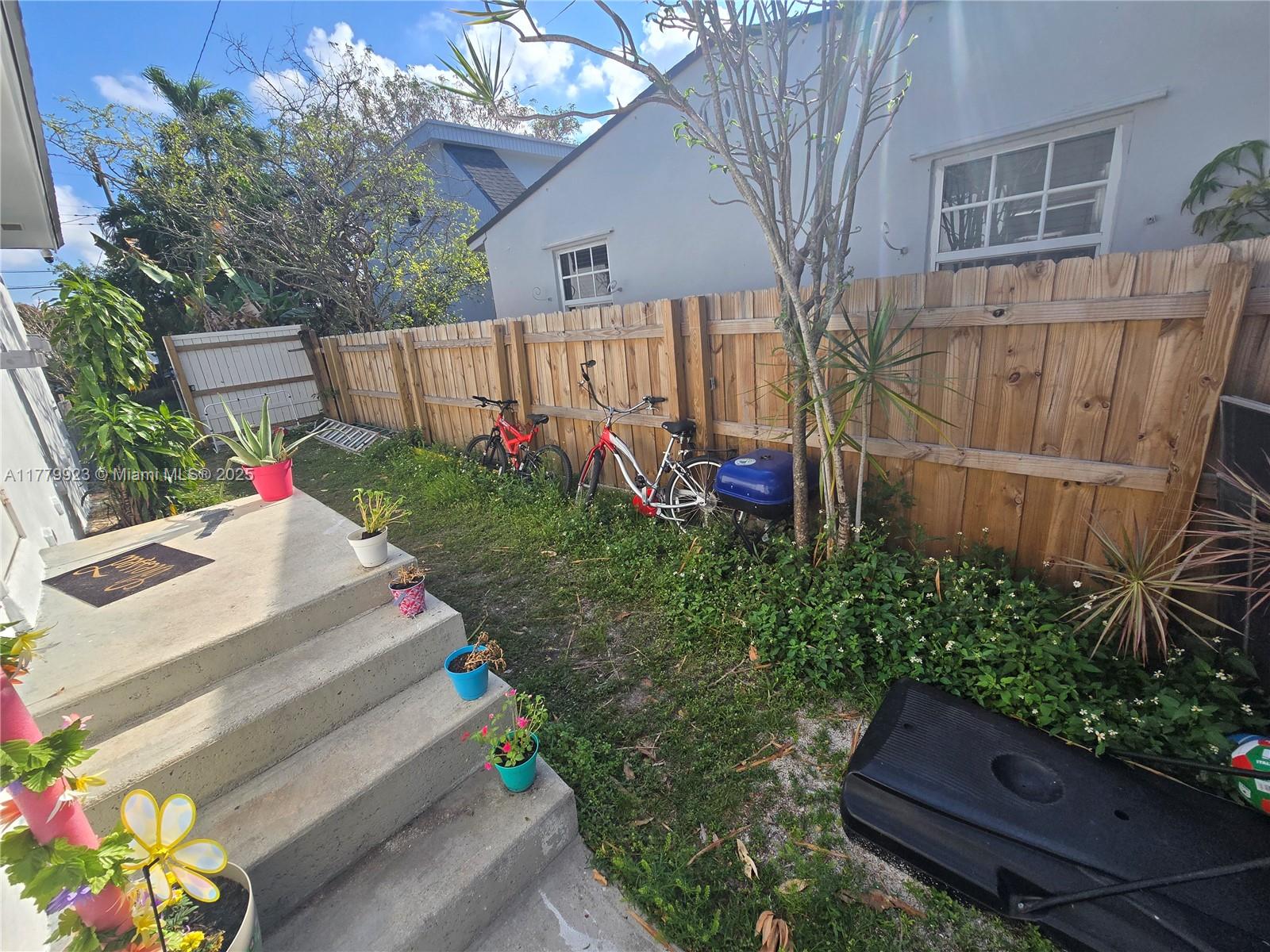 HOLLYWOOD PARK - Residential Income