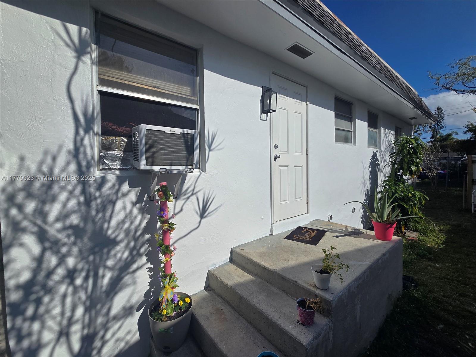 HOLLYWOOD PARK - Residential Income