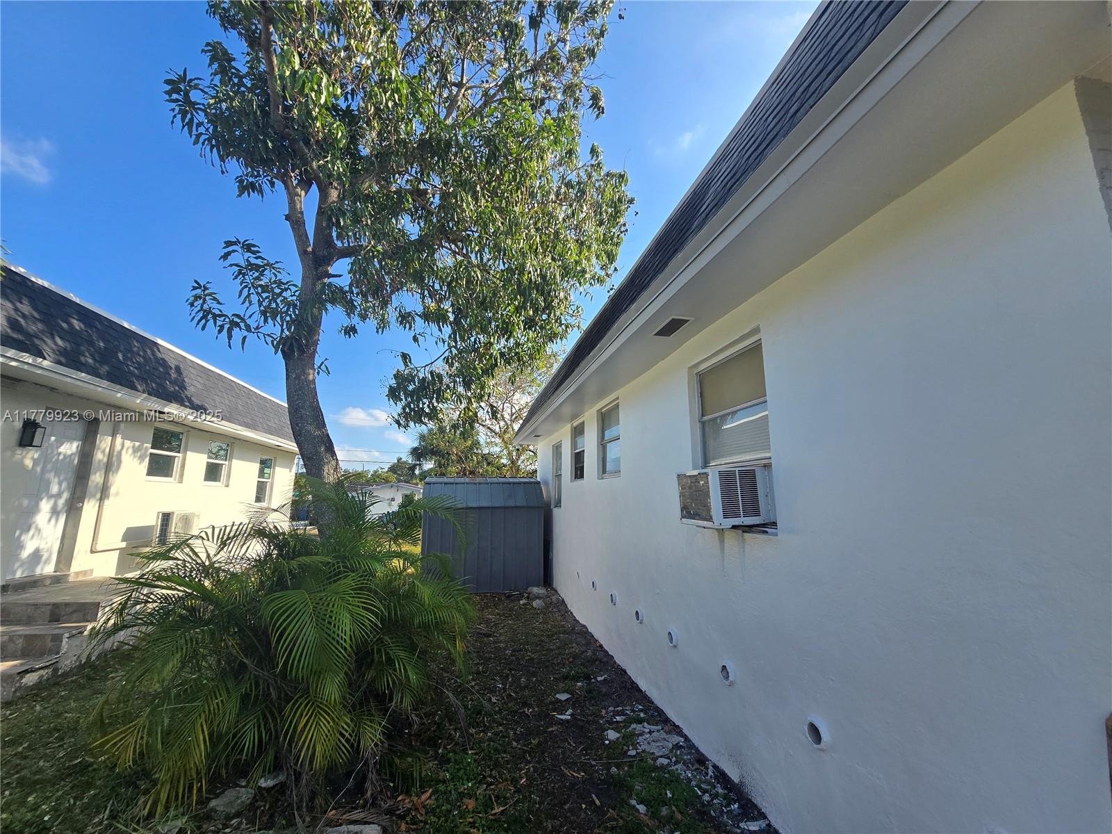 HOLLYWOOD PARK - Residential Income