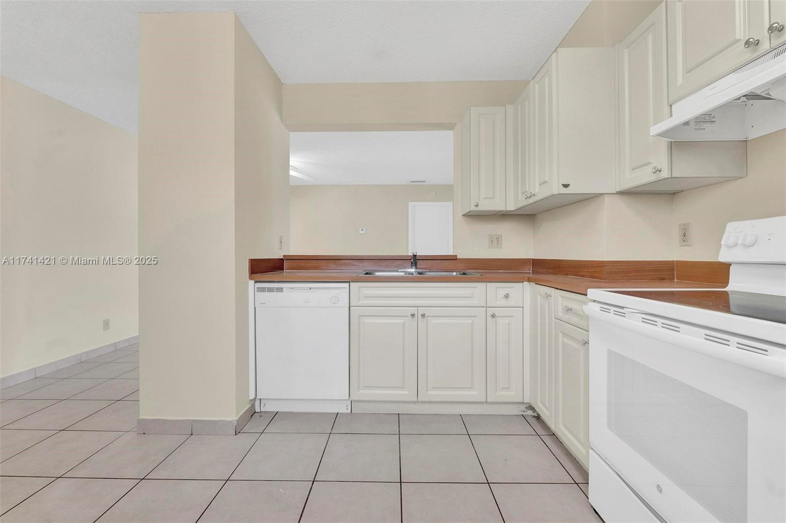 Grenadier Trace 1 - Residential