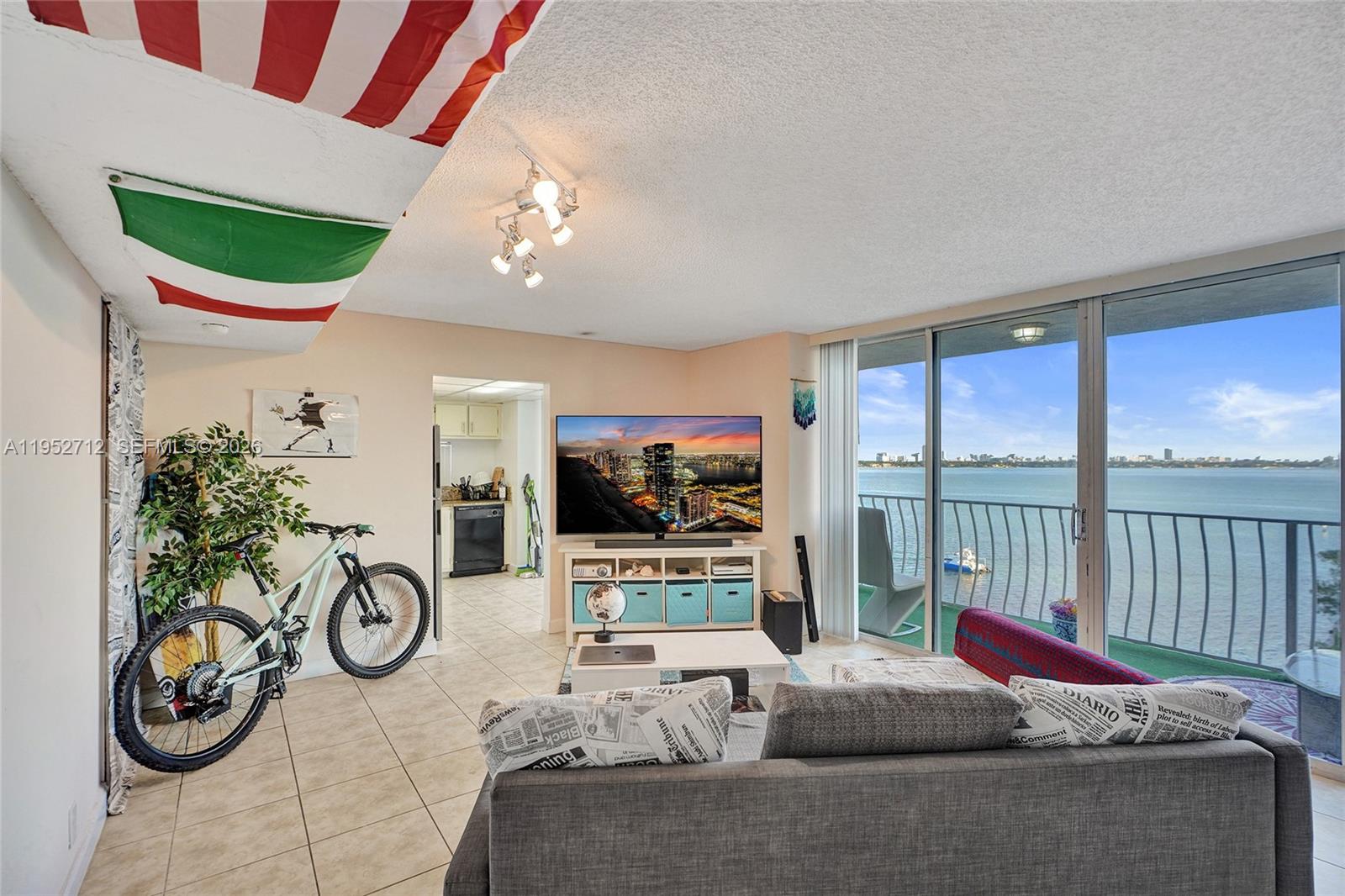 THE GRANDVIEW PALACE COND - Residential