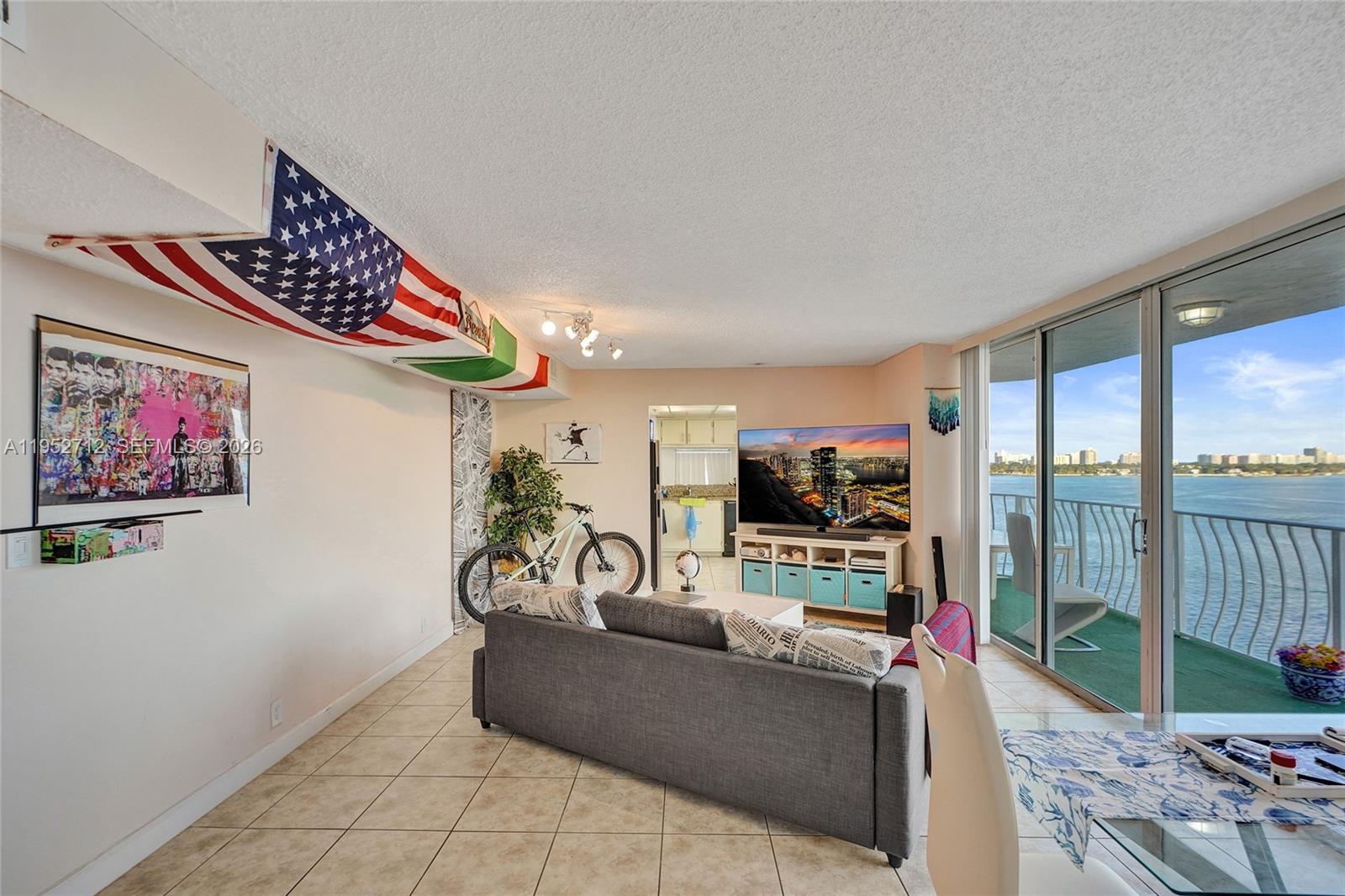 THE GRANDVIEW PALACE COND - Residential