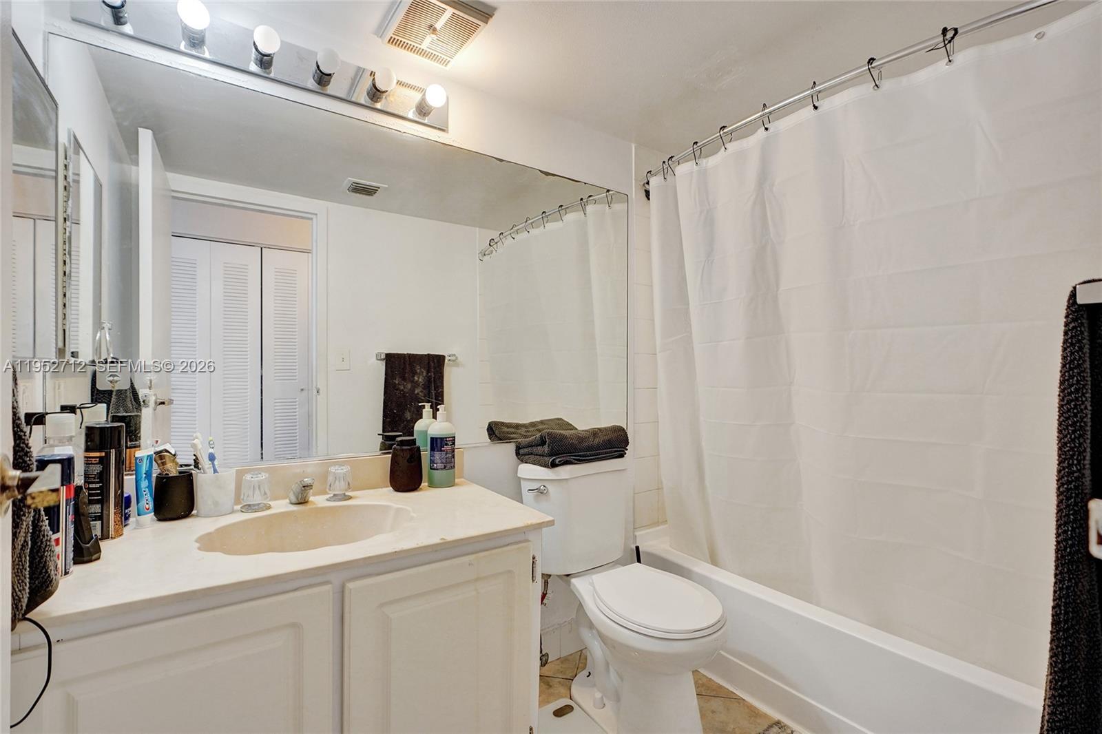 THE GRANDVIEW PALACE COND - Residential