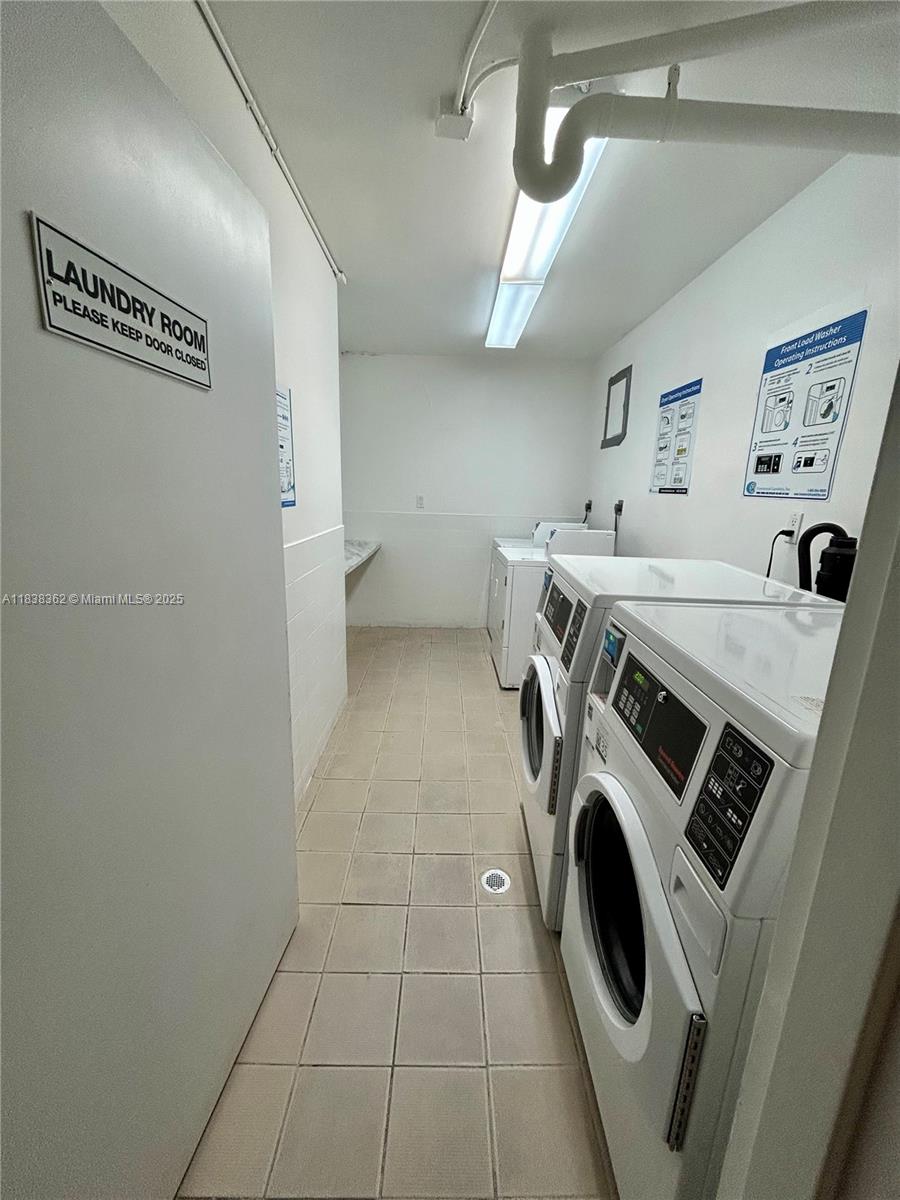 THE CARRIAGE HOUSE CONDO - Residential