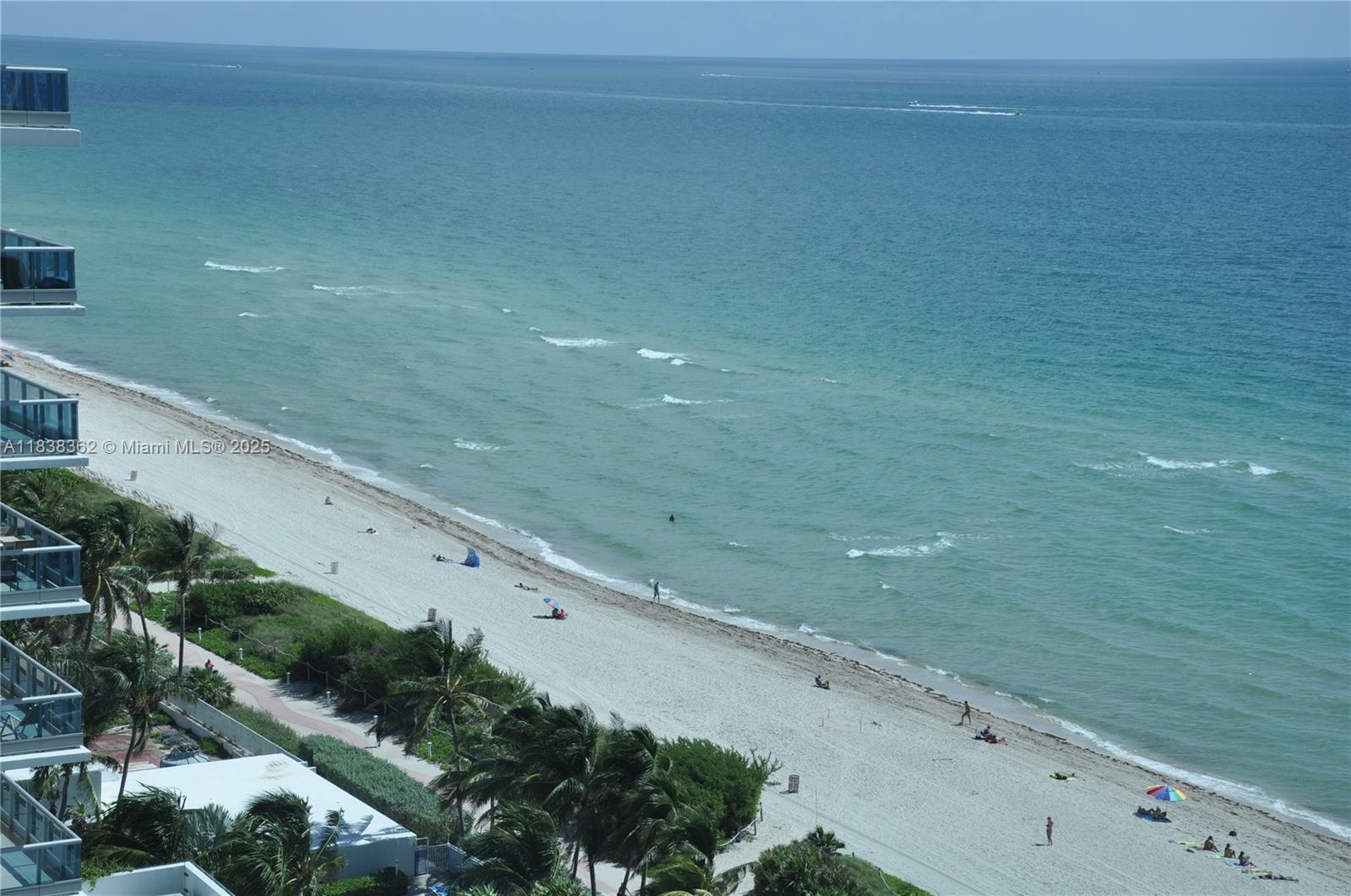 THE CARRIAGE HOUSE CONDO - Residential