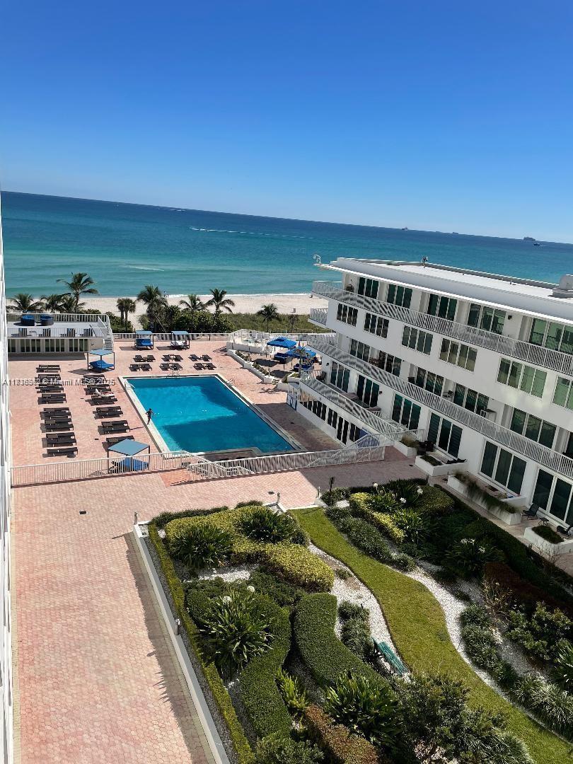 5401 Collins Ave 514
