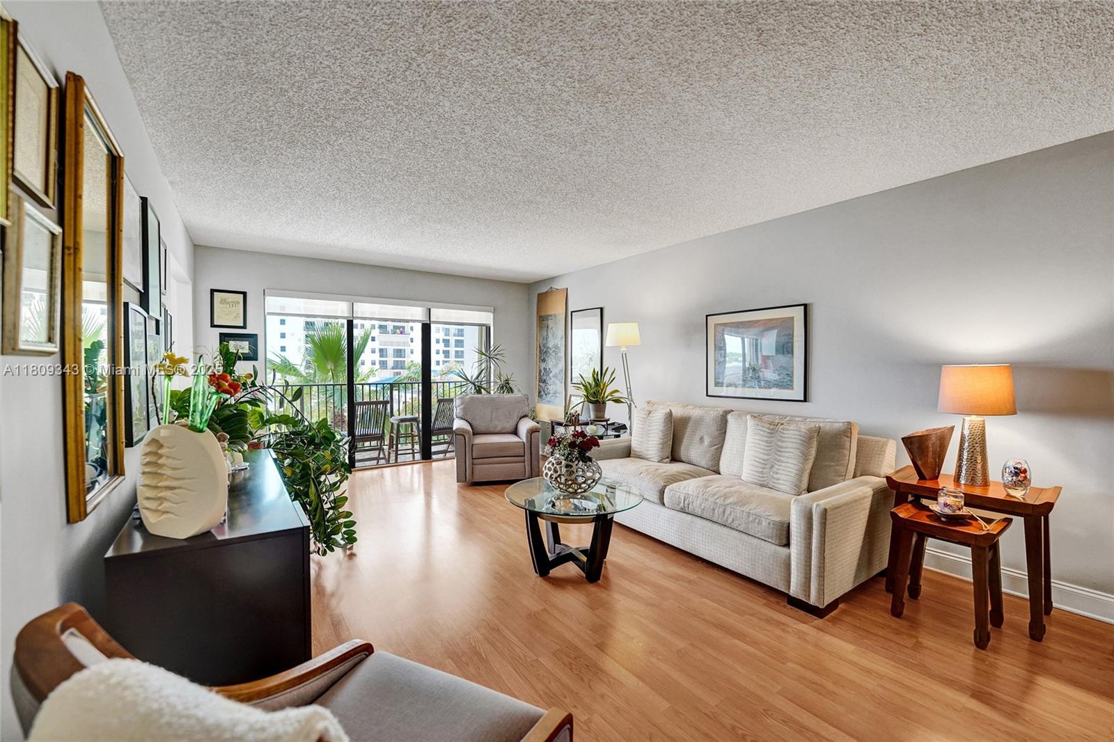 SUMMIT CONDO - Residential