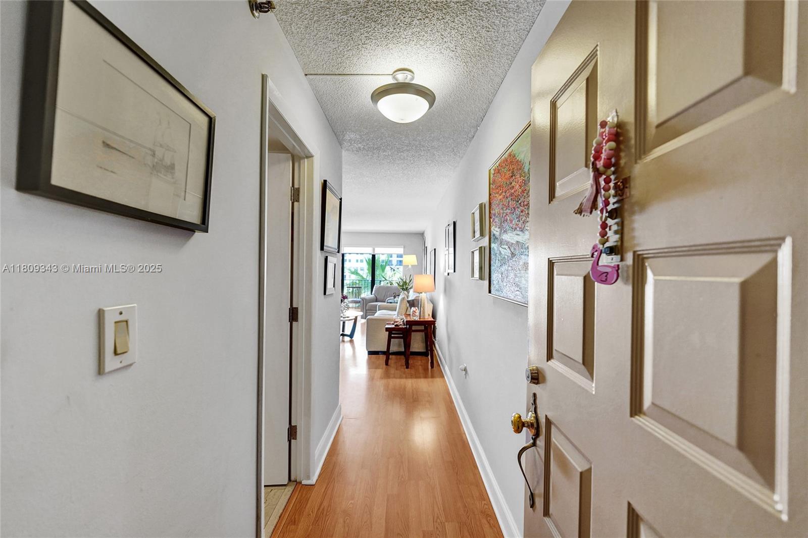 SUMMIT CONDO - Residential