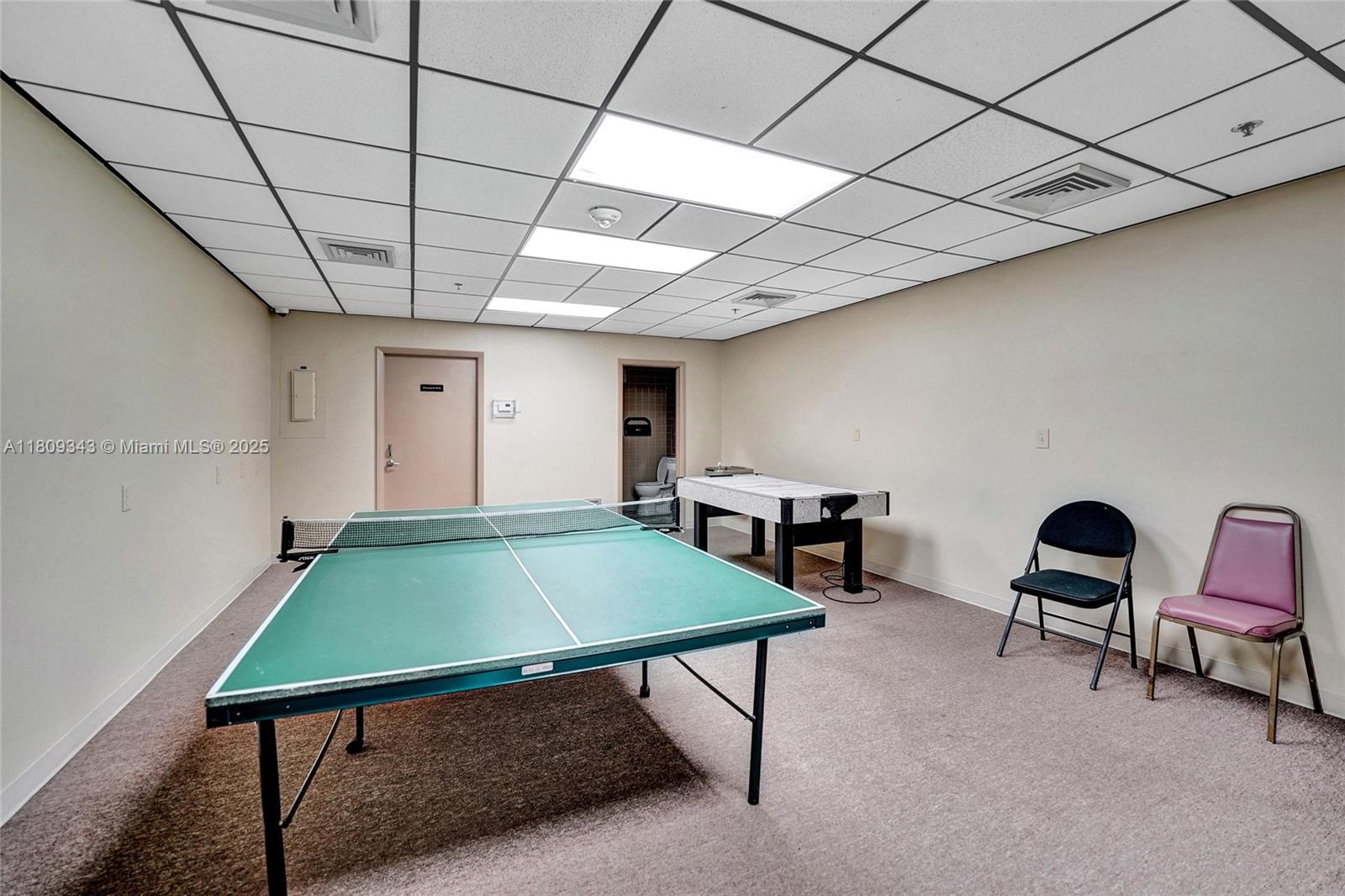 SUMMIT CONDO - Residential