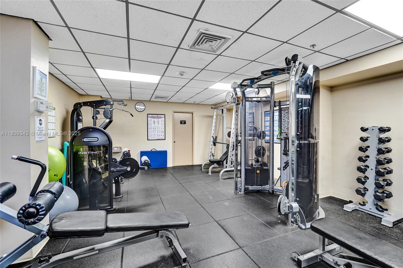 SUMMIT CONDO - Residential