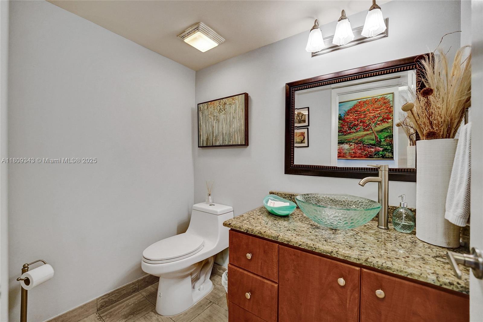 SUMMIT CONDO - Residential