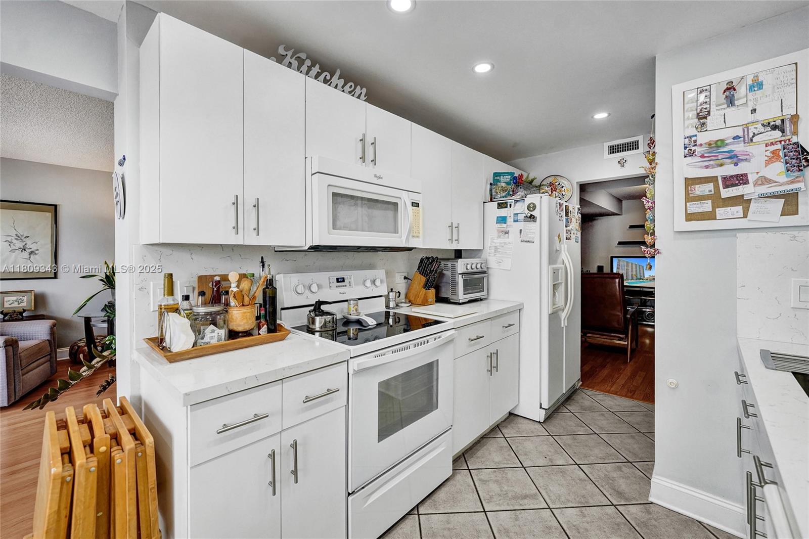 SUMMIT CONDO - Residential