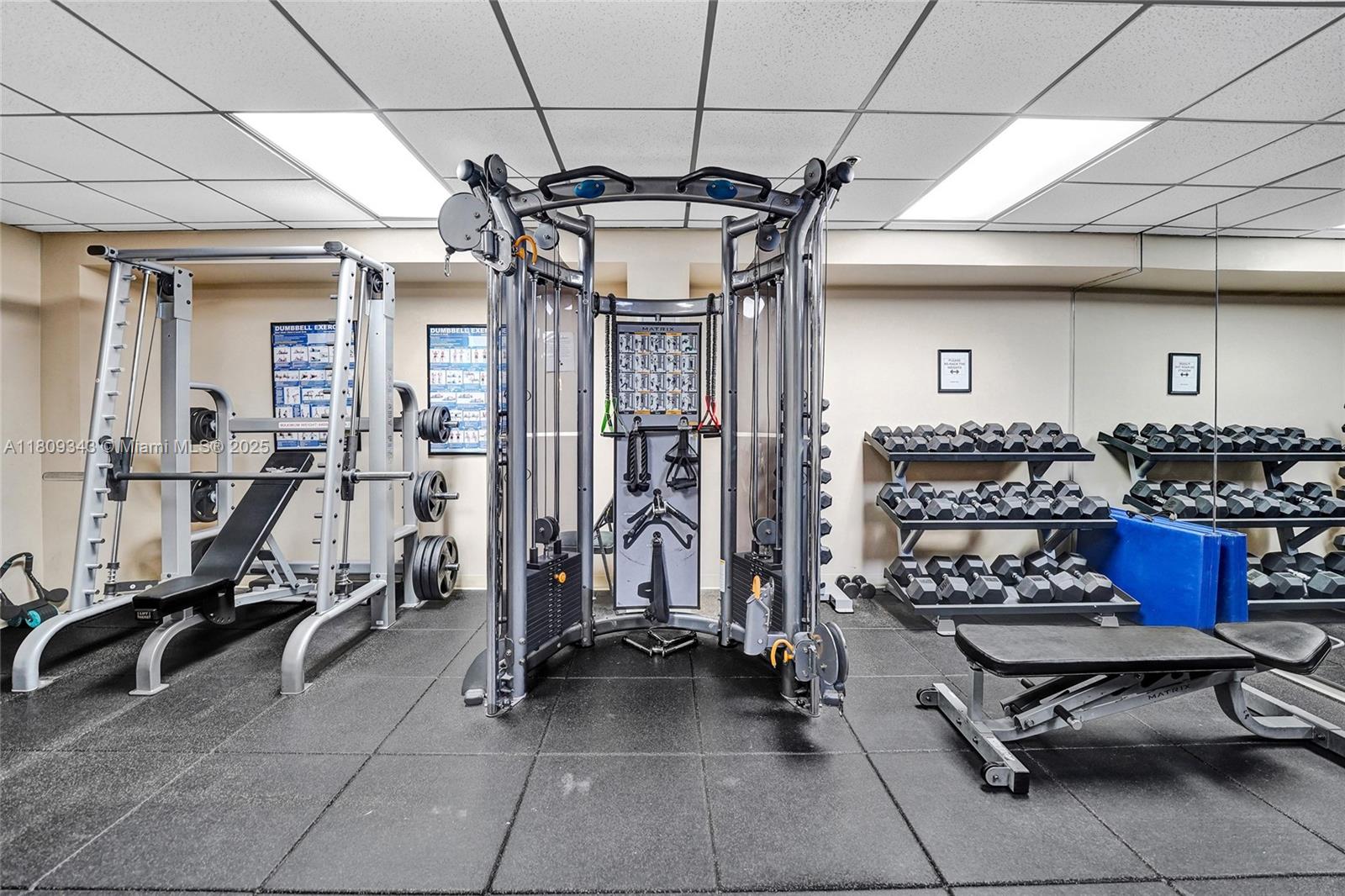 SUMMIT CONDO - Residential