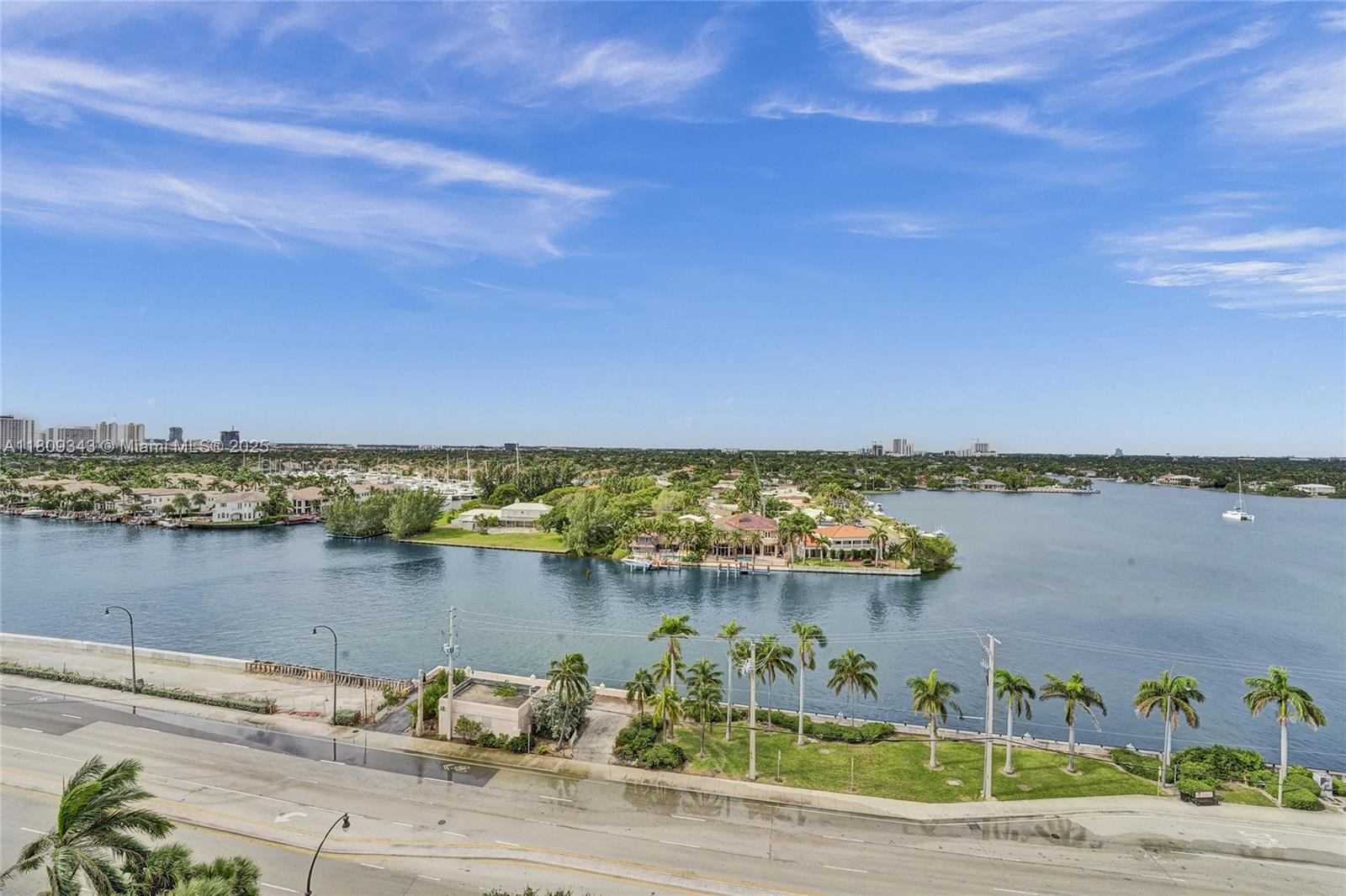 SUMMIT CONDO - Residential