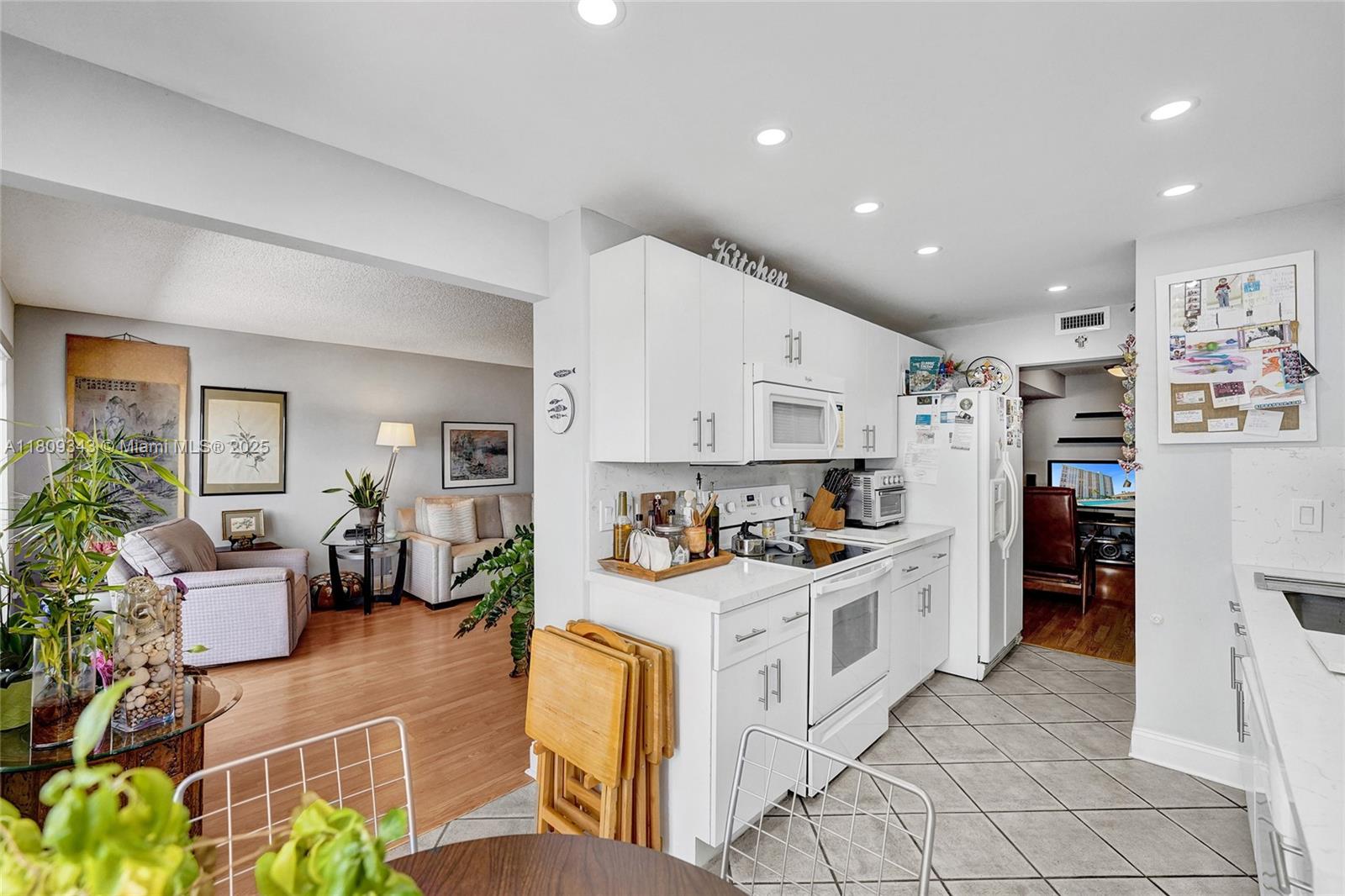 SUMMIT CONDO - Residential