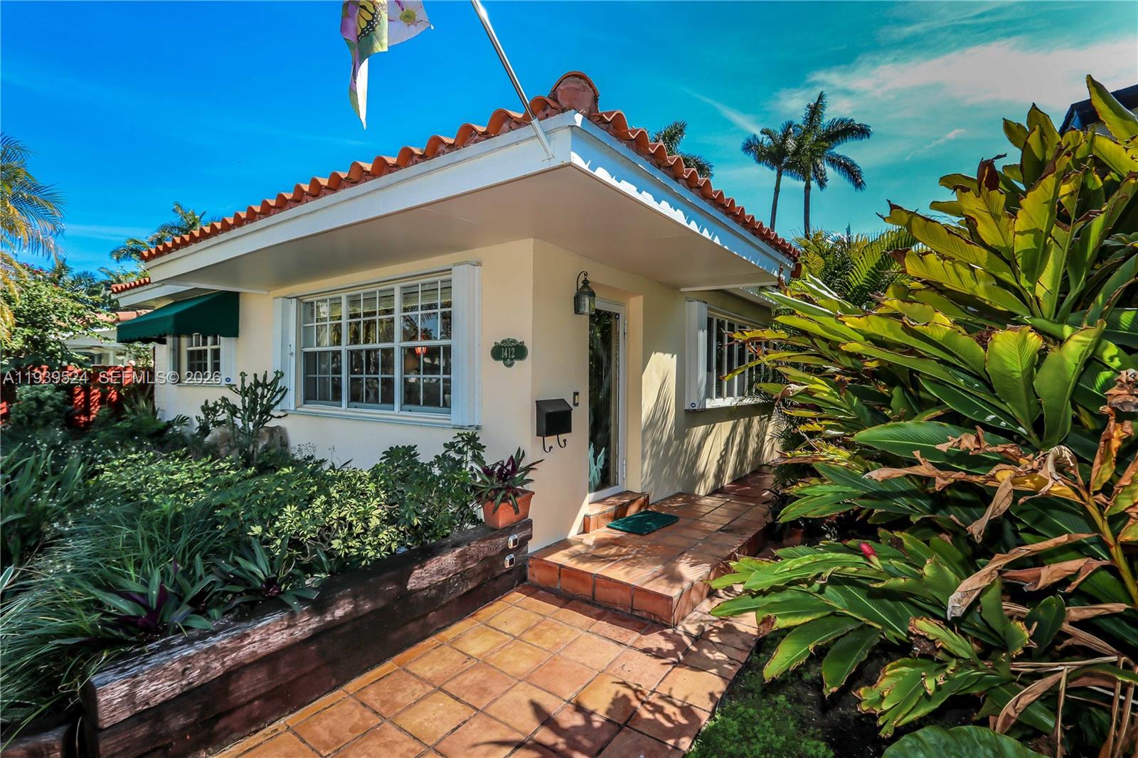 HOLLYWOOD - Residential