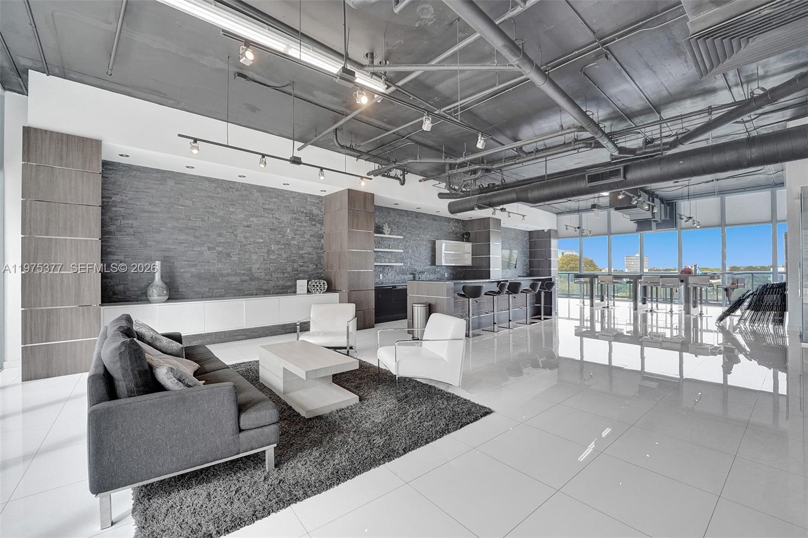 BLUE CONDO - Residential