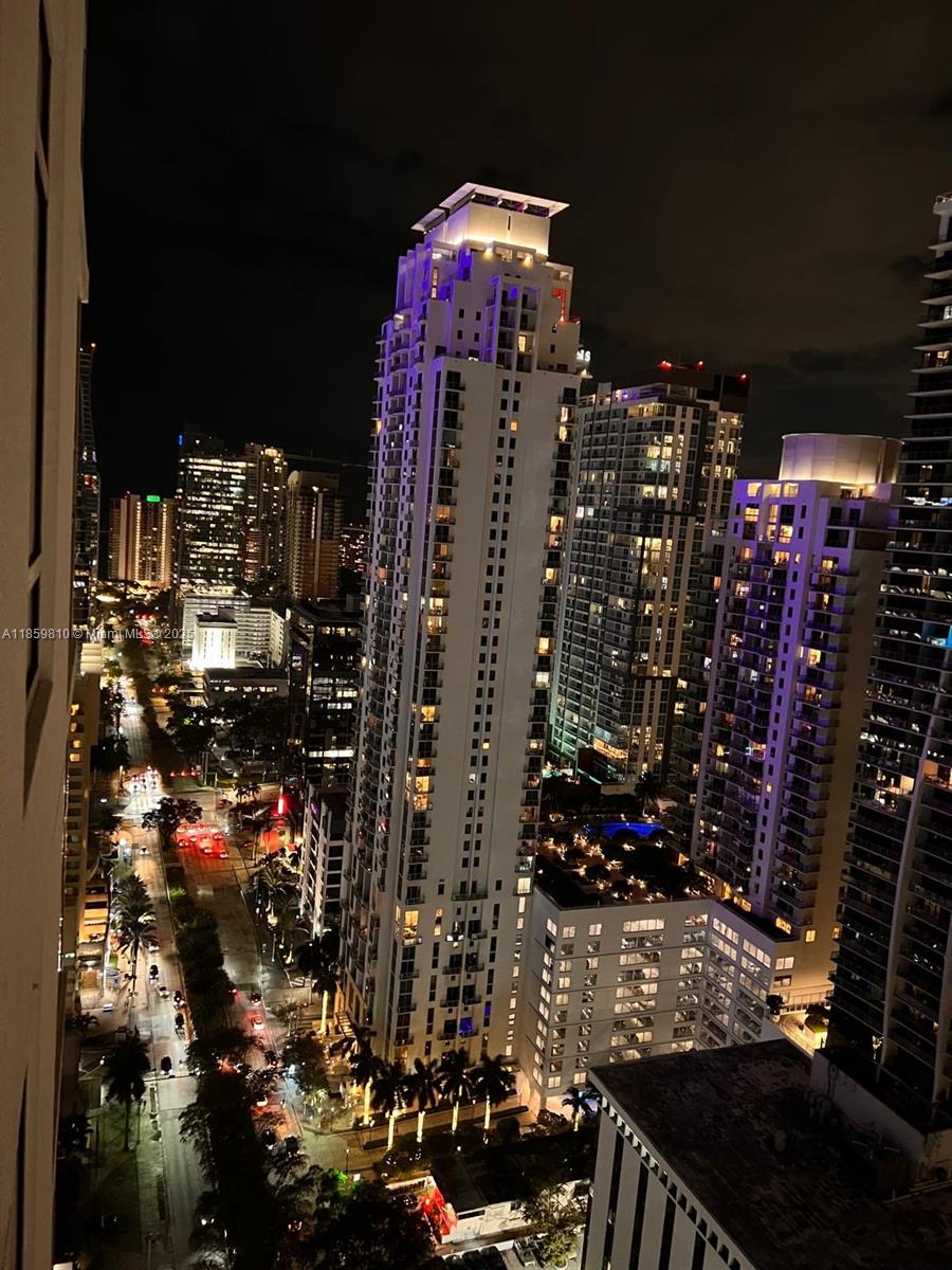 THE PLAZA 901 BRICKELL CO - Residential