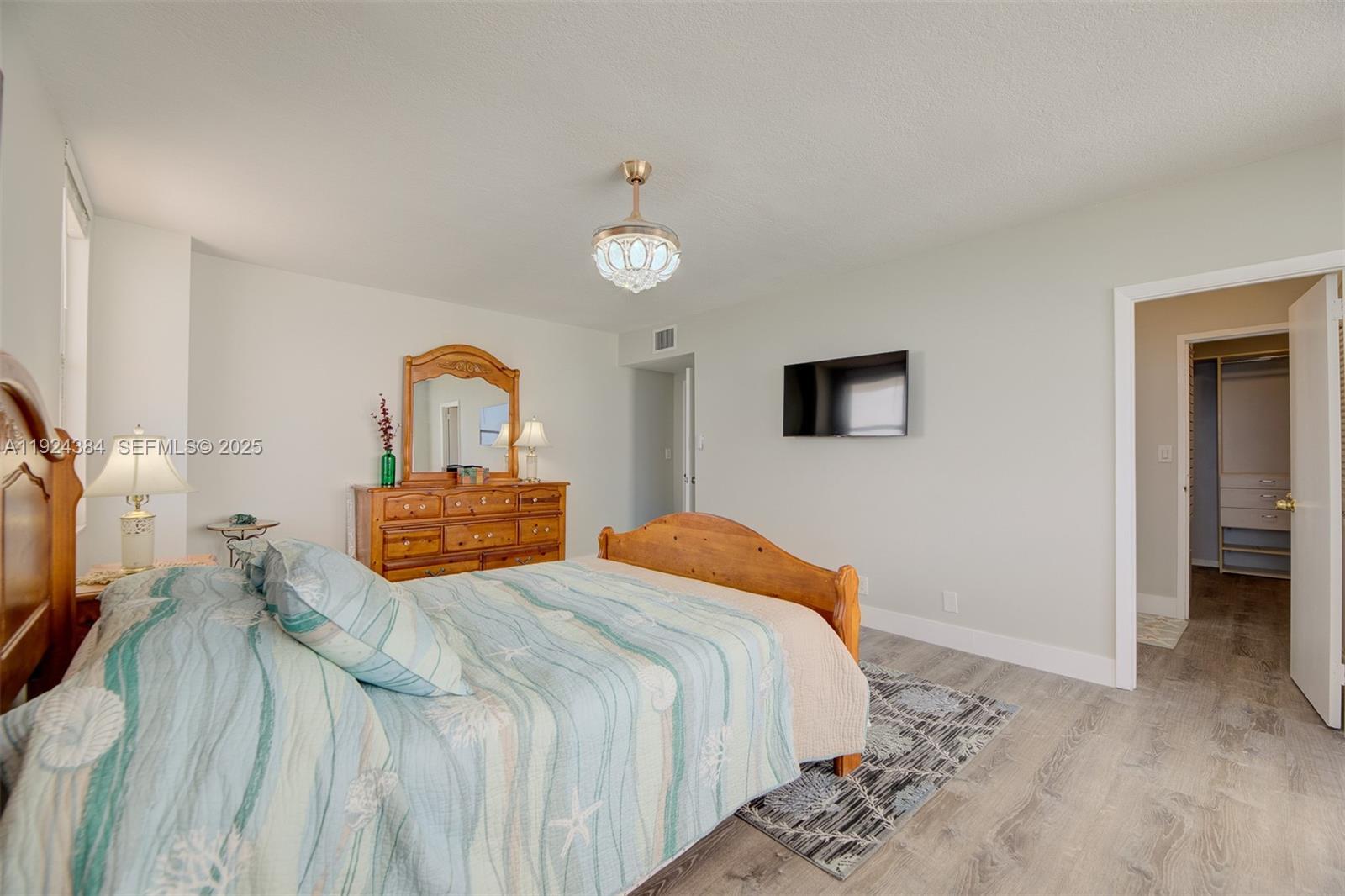 SEA AIR TOWERS CONDO - Residential Lease