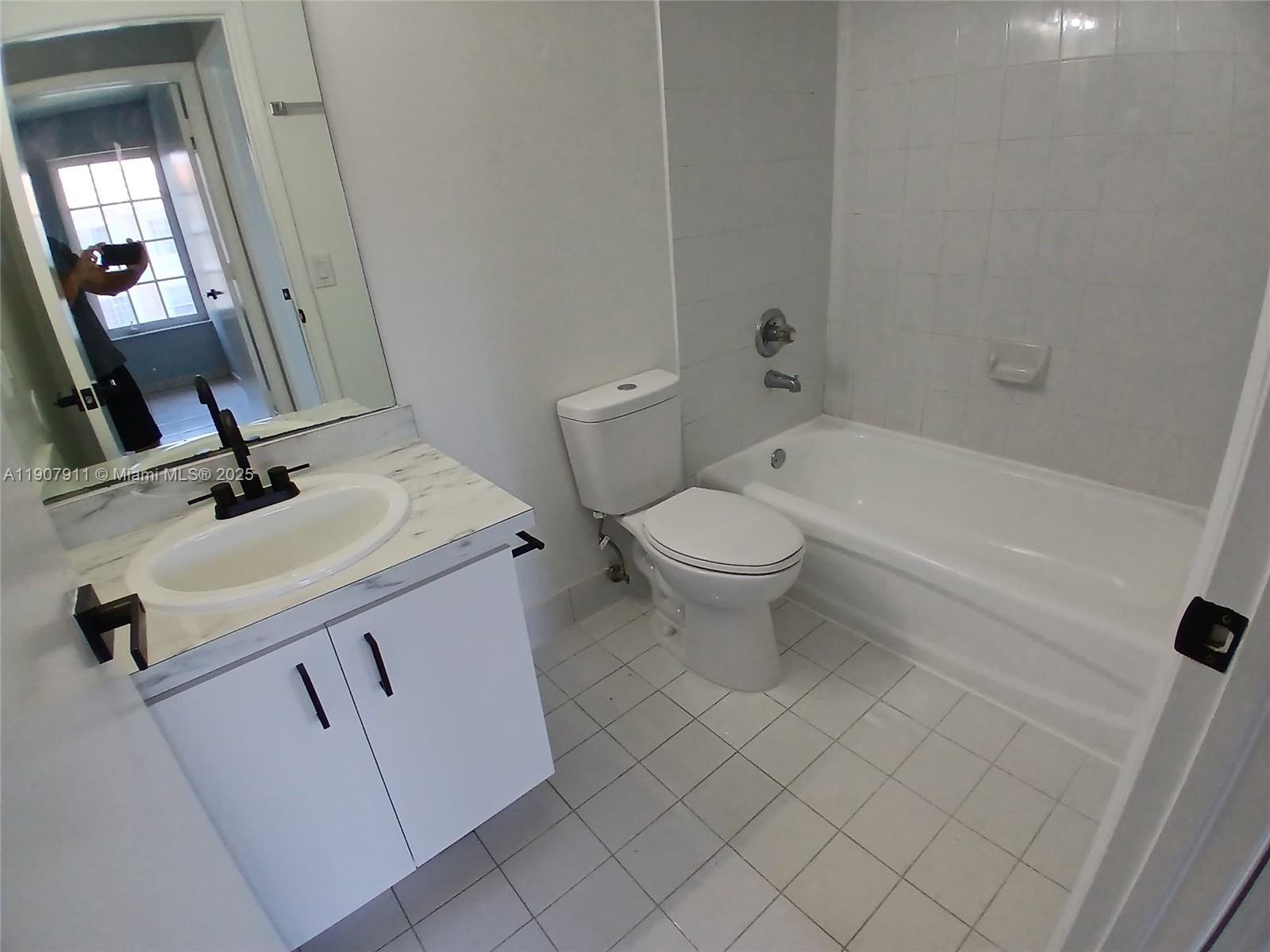 LAGO LINDO TOWNVILLAS CON - Residential Lease