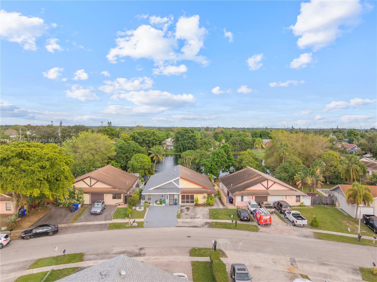 NORTH LAUDERDALE VILLAGE - Residential